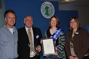 Left to right: Mark Cawardine, compere, Howard Brown, Petplan Head of Business Development, Fiona Andrew, PIA Winner and Bonny Millar, President of BVNA.